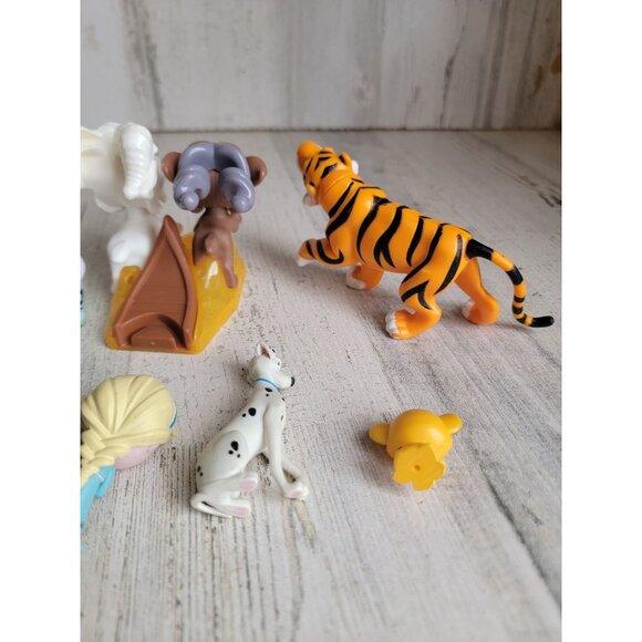 Disney variety toy aerial Elsa tiger Simba dalmatian play - Picture 6 of 9